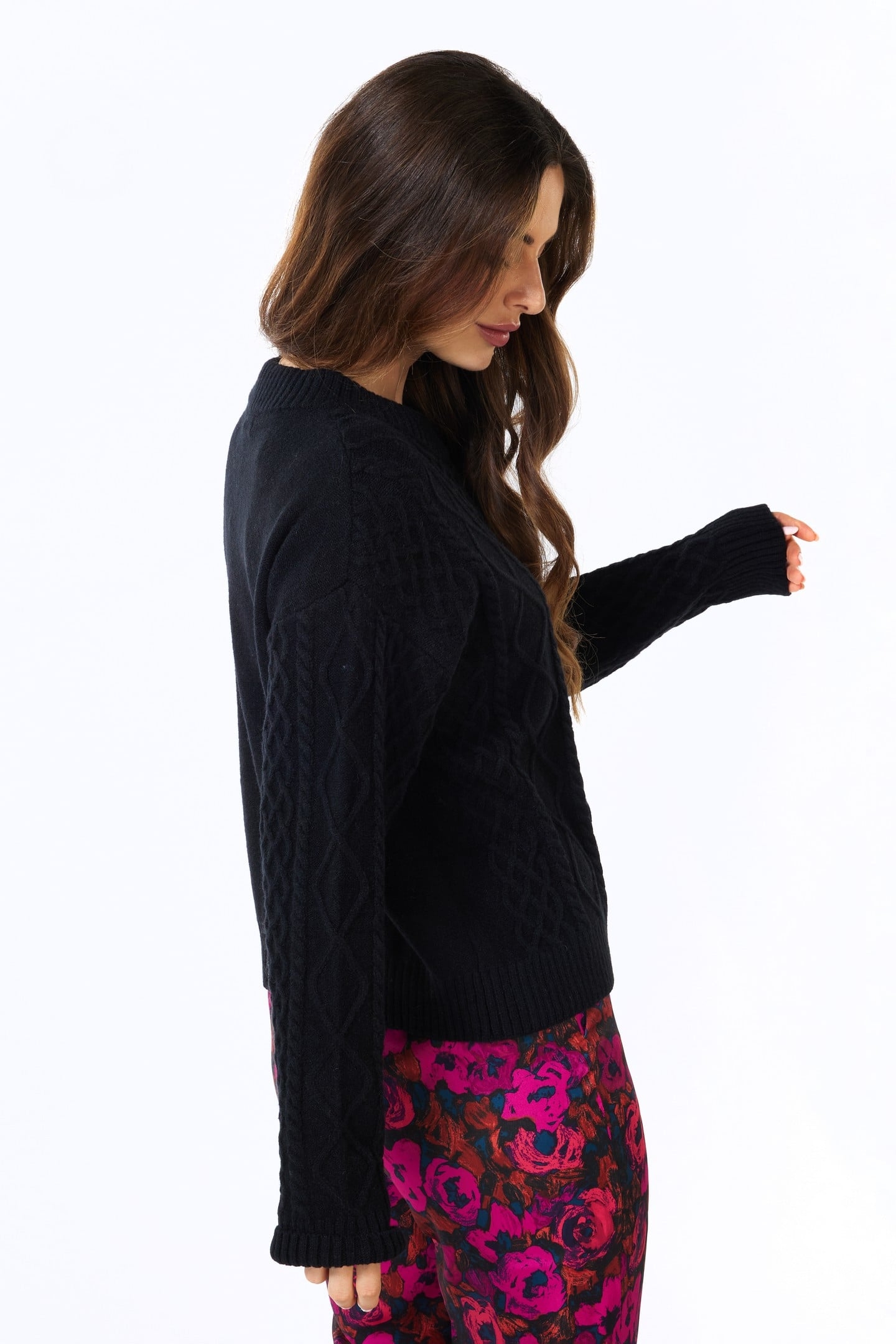 SWEATER CABLE SHORT BLACK 5