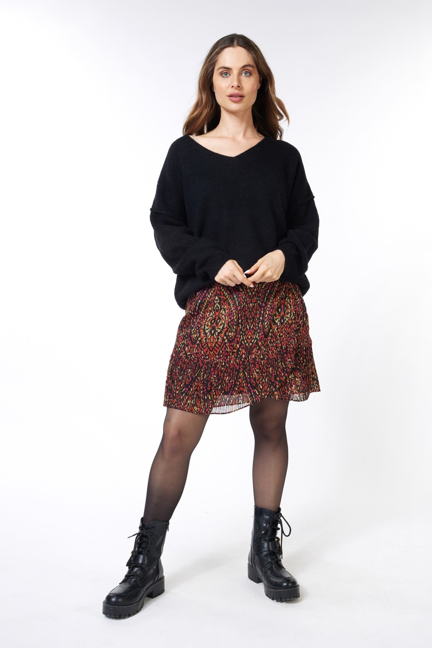 SWEATER V-NECK BLACK 1