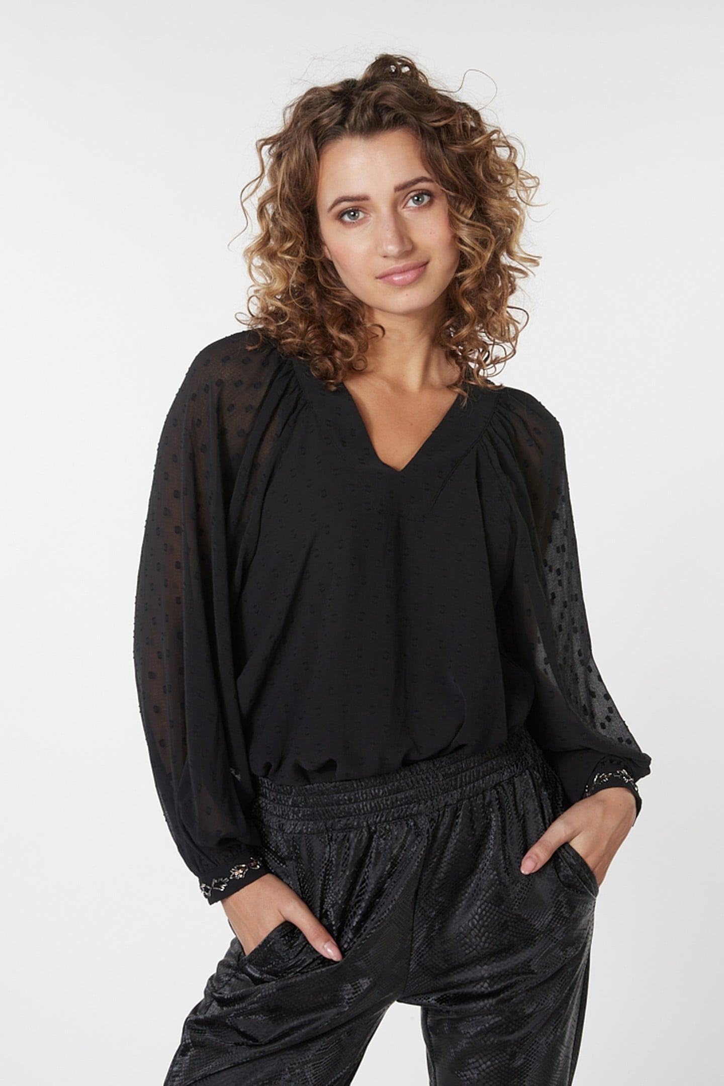 BLOUSE MARBLE BEADING BLACK 1