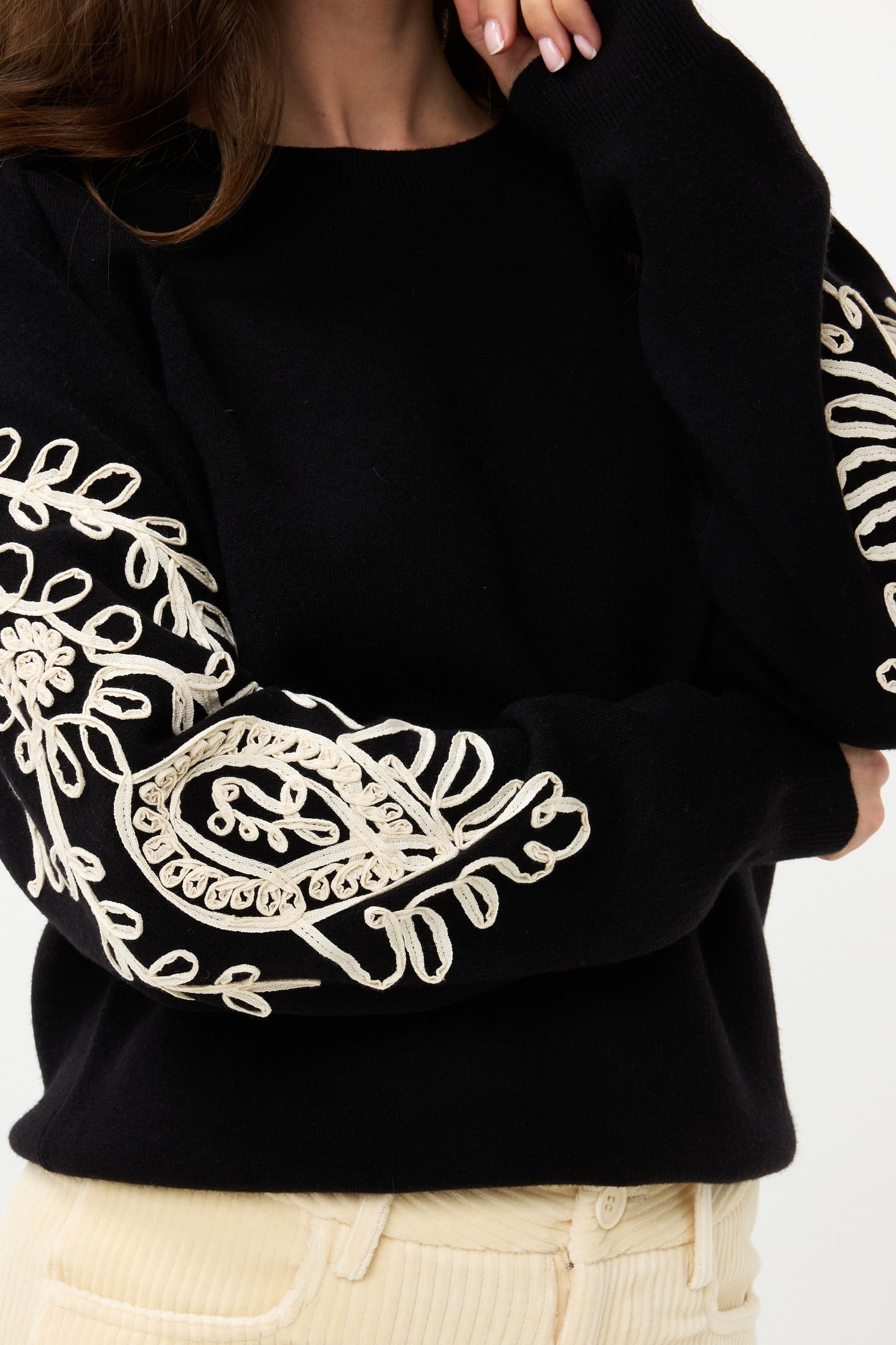 SWEATER TAPE EMBROIDERY BLACK 6
