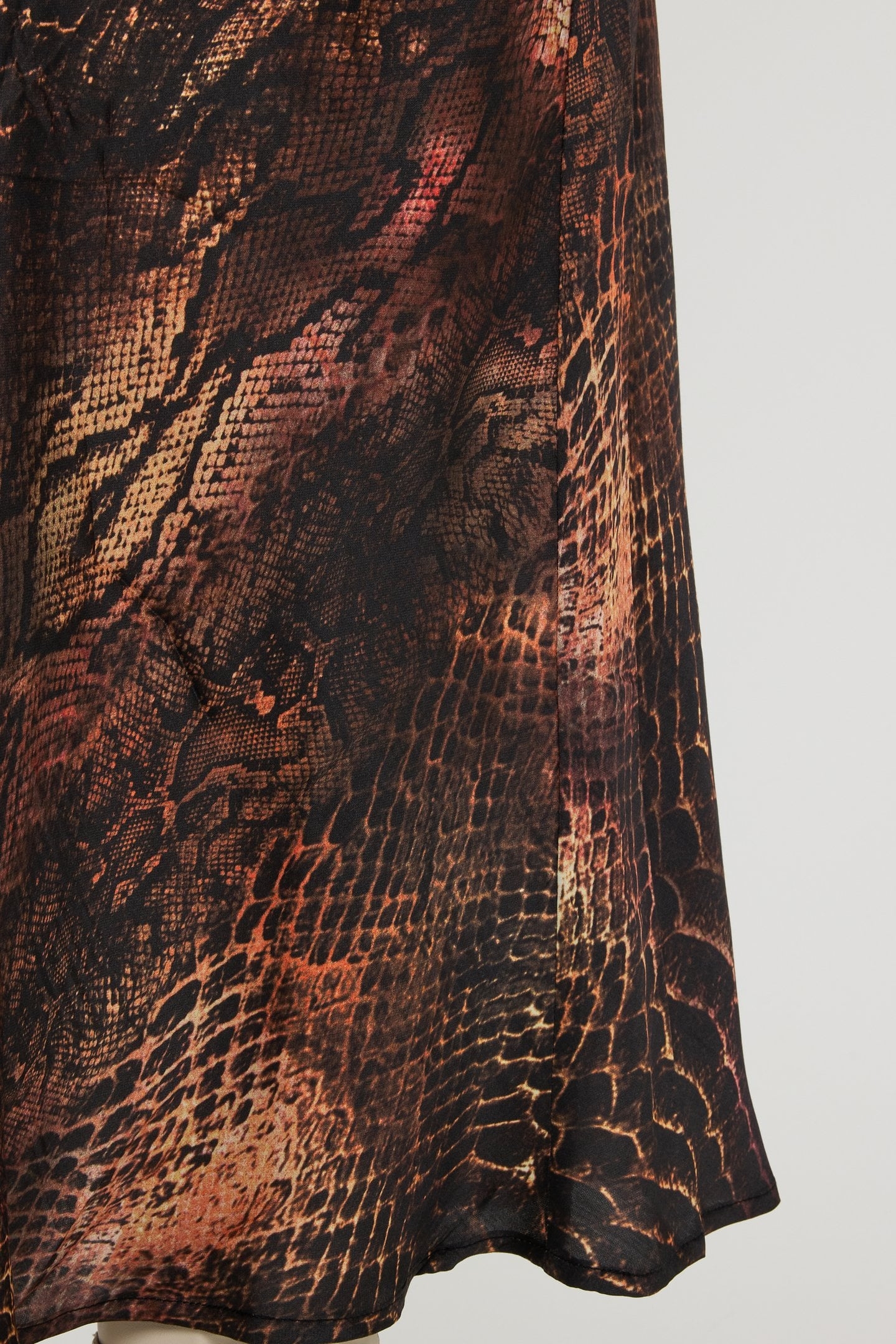 SKIRT LONG SNEAKY EVE PRINT 5