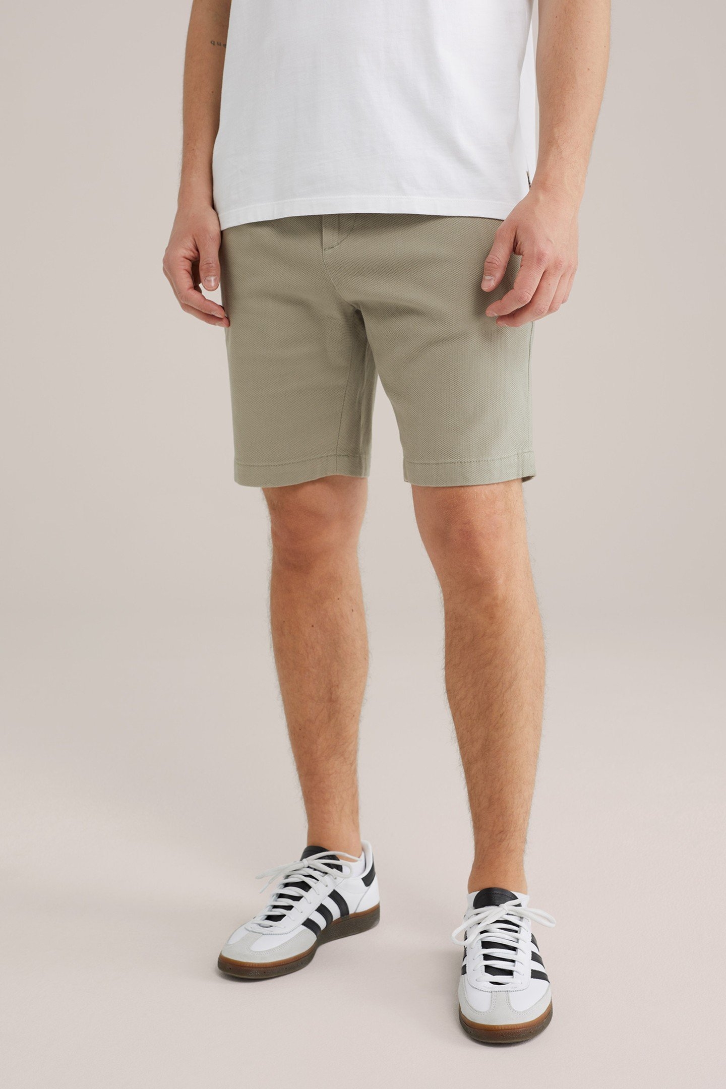 SHORT GREYISH GREEN 3