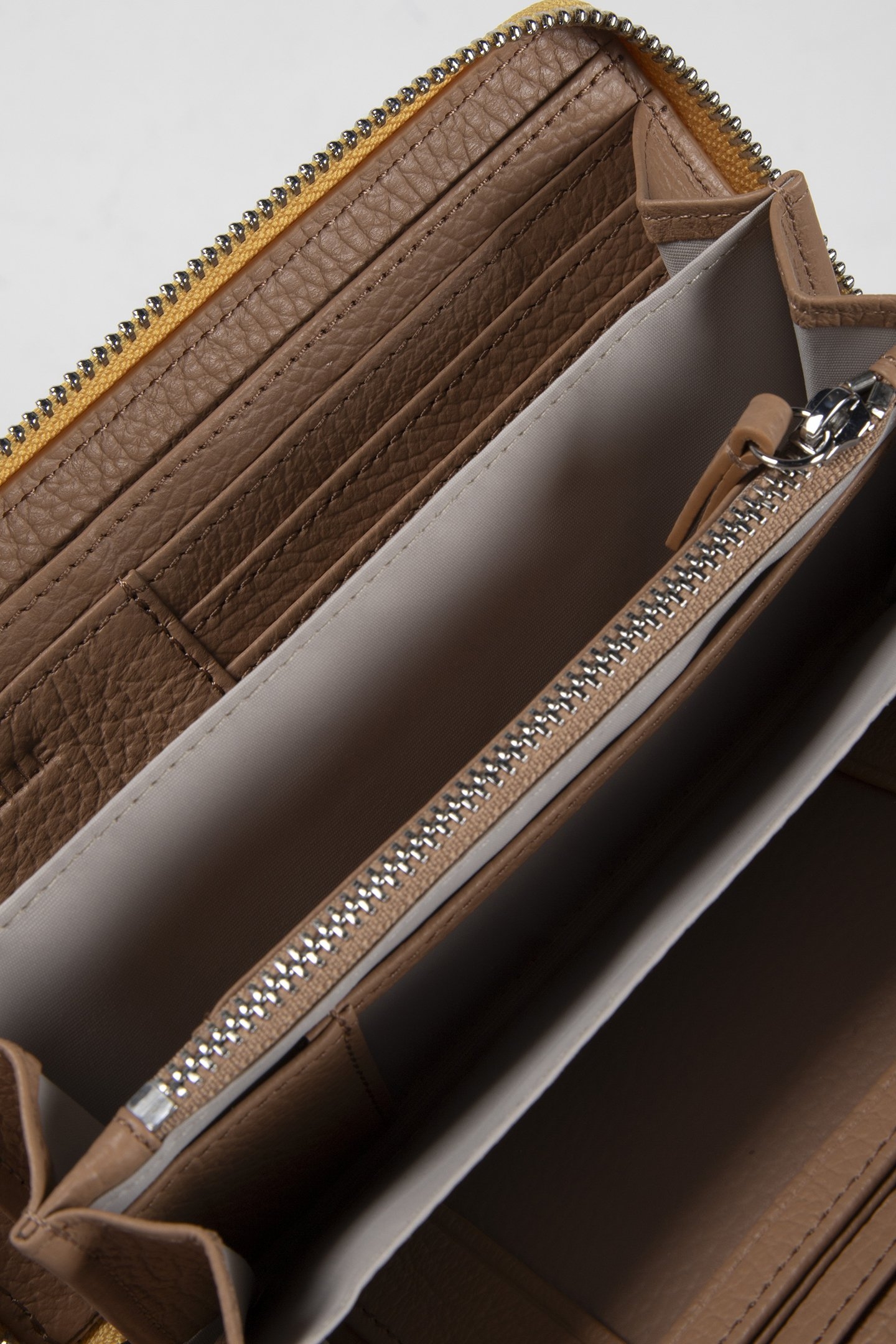 LEATHER WALLET IN MUSTARD YELLOW 4