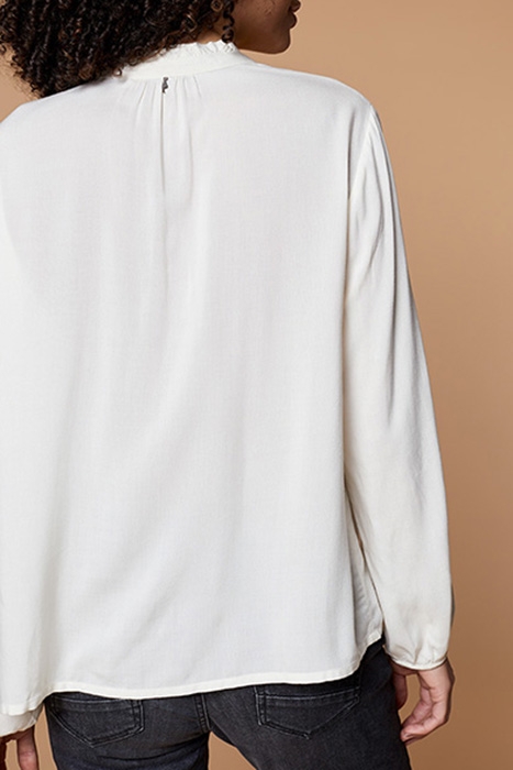 CASSIE - IVORY BLOUSE WITH COLLAR 2