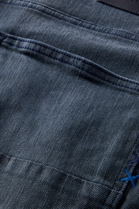 ESSENTIALS RALSTON – CONCRETE HERO 3