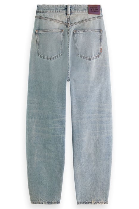 THE TIDE BALLOON JEANS IN ORGANIC COTTON — AT A GLANCE AT A 2