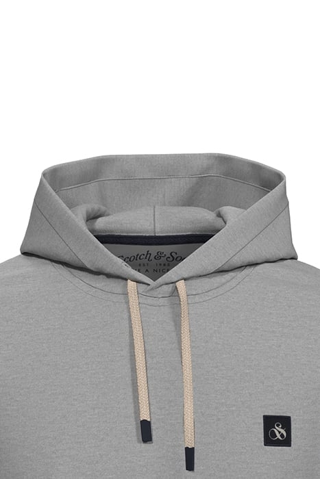 REGULAR FIT ESSENTIAL BADGE HOODIE IN ORGANIC COTTON GREY ME 3