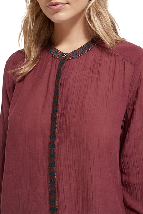 COLLARLESS SHIRT WITH A NECK AND PLACKET TRIM BORDEAUX 6