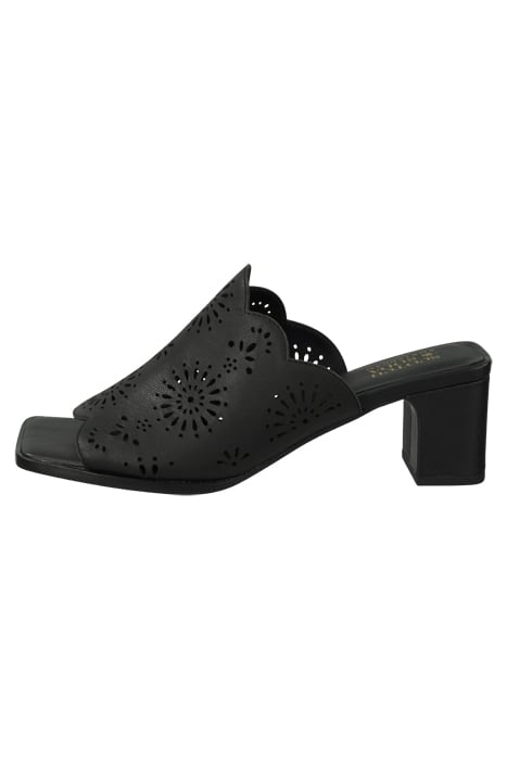 COURTNEY SANDAL BLACK 6