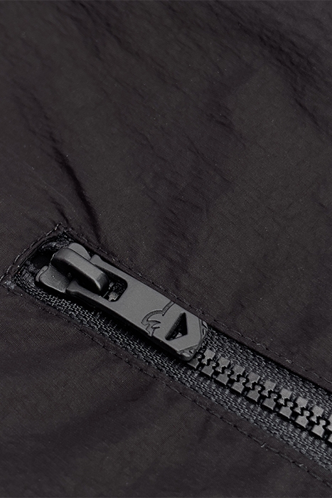 JR. WINDBREAKER BLACK 6