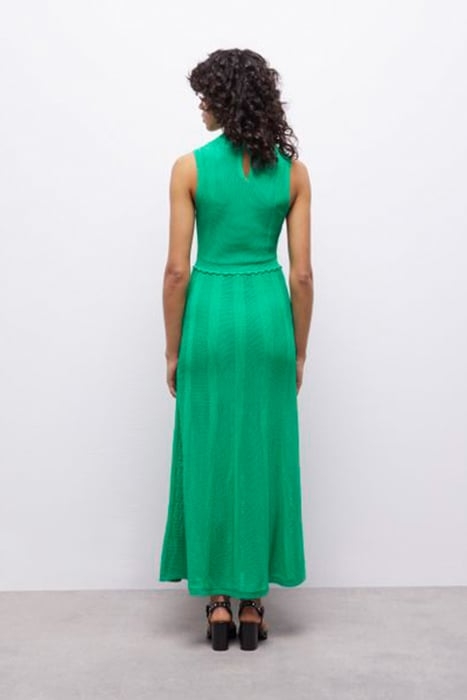 LONG SLEEVELESS DRESS GREEN 2