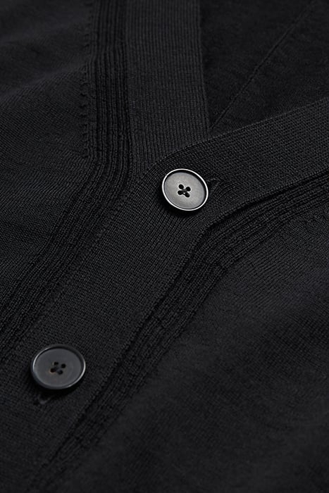 BUTTON FRONT CARDIGAN WITH STITCH DETAILS AT THE COLLAR BLAC 7