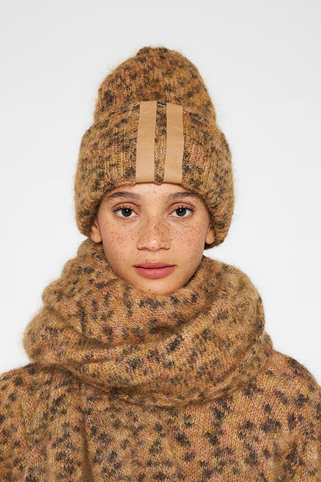 KNITTED BEANIE LEOPARD SADDLE BROWN 2