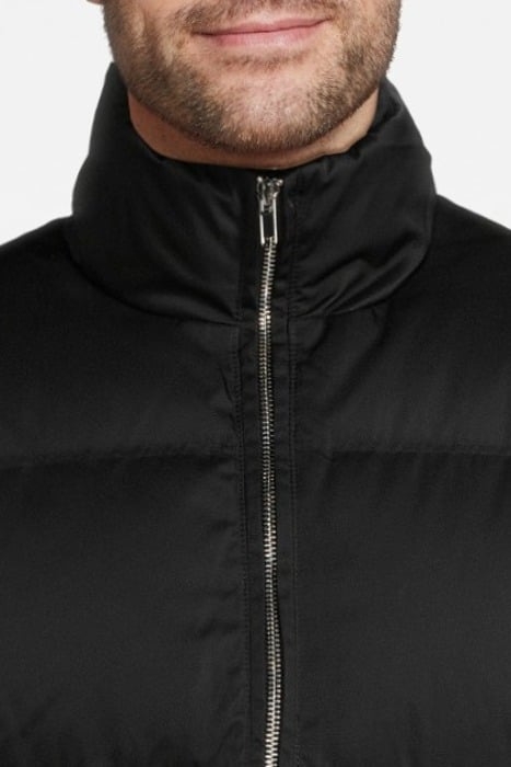 M. OSAKA PUFFER VEST BLACK 4