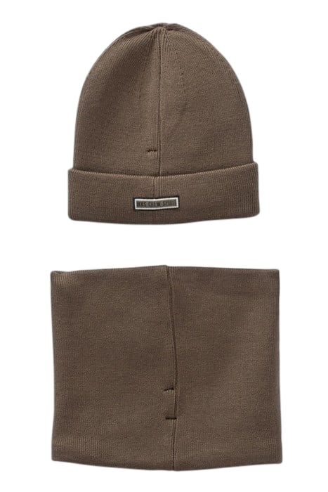 BOYS’ KHAKI KNIT BEANIE AND SNOOD WITH RUBBER MARKING BRONZE 2