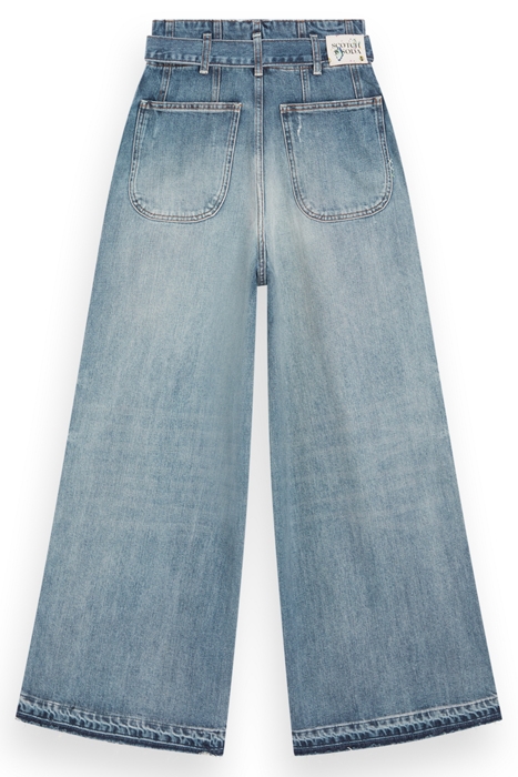 SEASONAL WAVE WITH WORKWEAR DETAILS — FAVOURITE TRACK 4