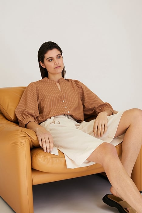 FLOWY STRIPED BLOUSE CAMEL 5