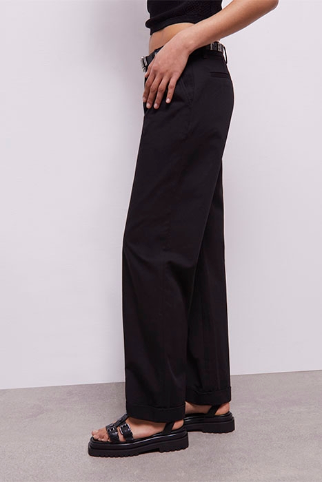 SANDALES EN CUIR AVEC SEMELLES CRANTEES BLACK 2