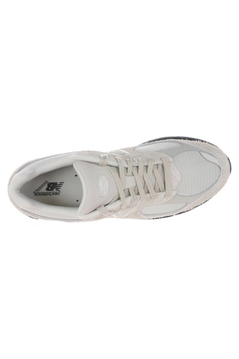 M2002RZL SNEAKERS IN OFF WHITE / BLACK 3