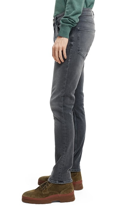 SKIM SKINNY FIT JEANS — DUST TREK 6