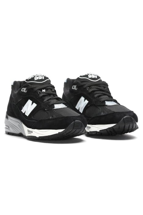 W991EKS SNEAKERS IN BLACK 2