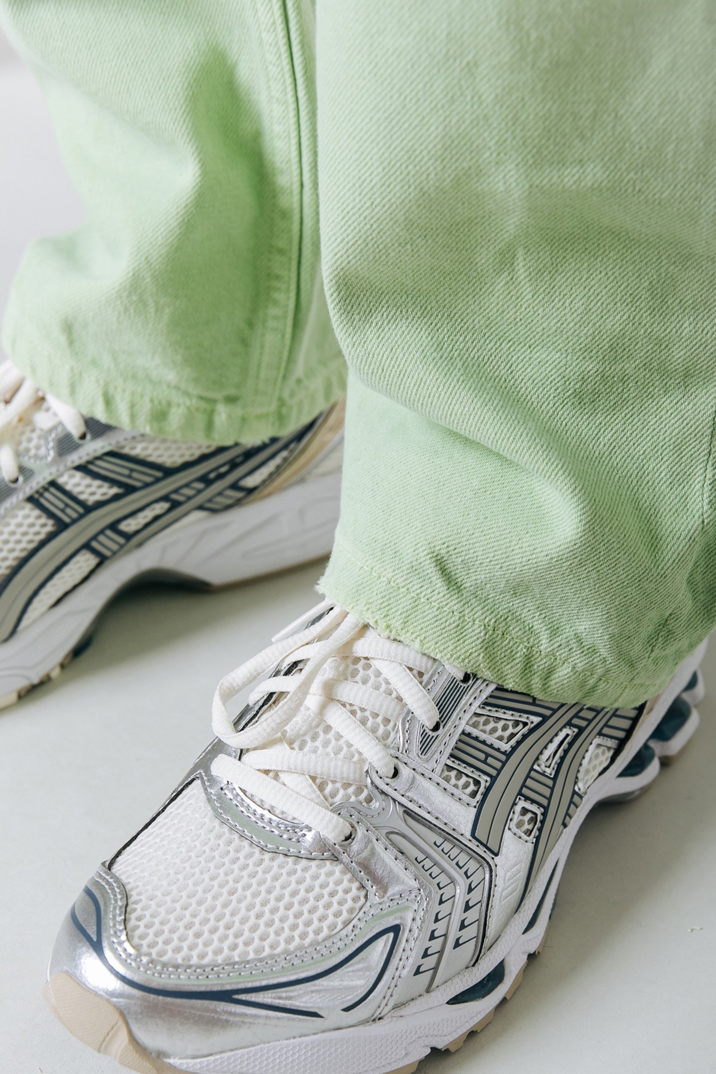 JONES MID RISE STRAIGHT LEG PANTS BRIGHT GREEN 5