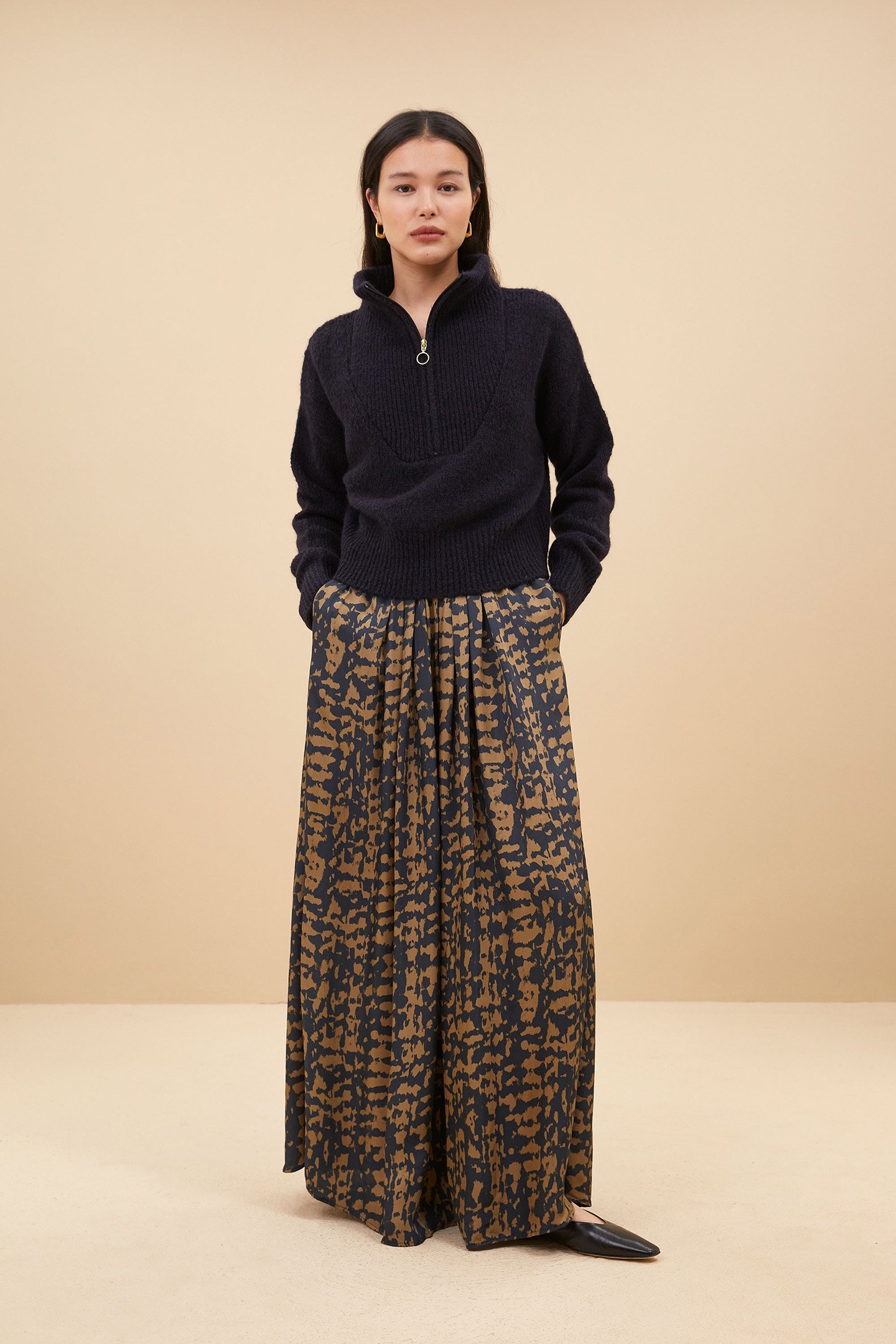 LIEN PAINTING SKIRT PAINTING PRINT 1