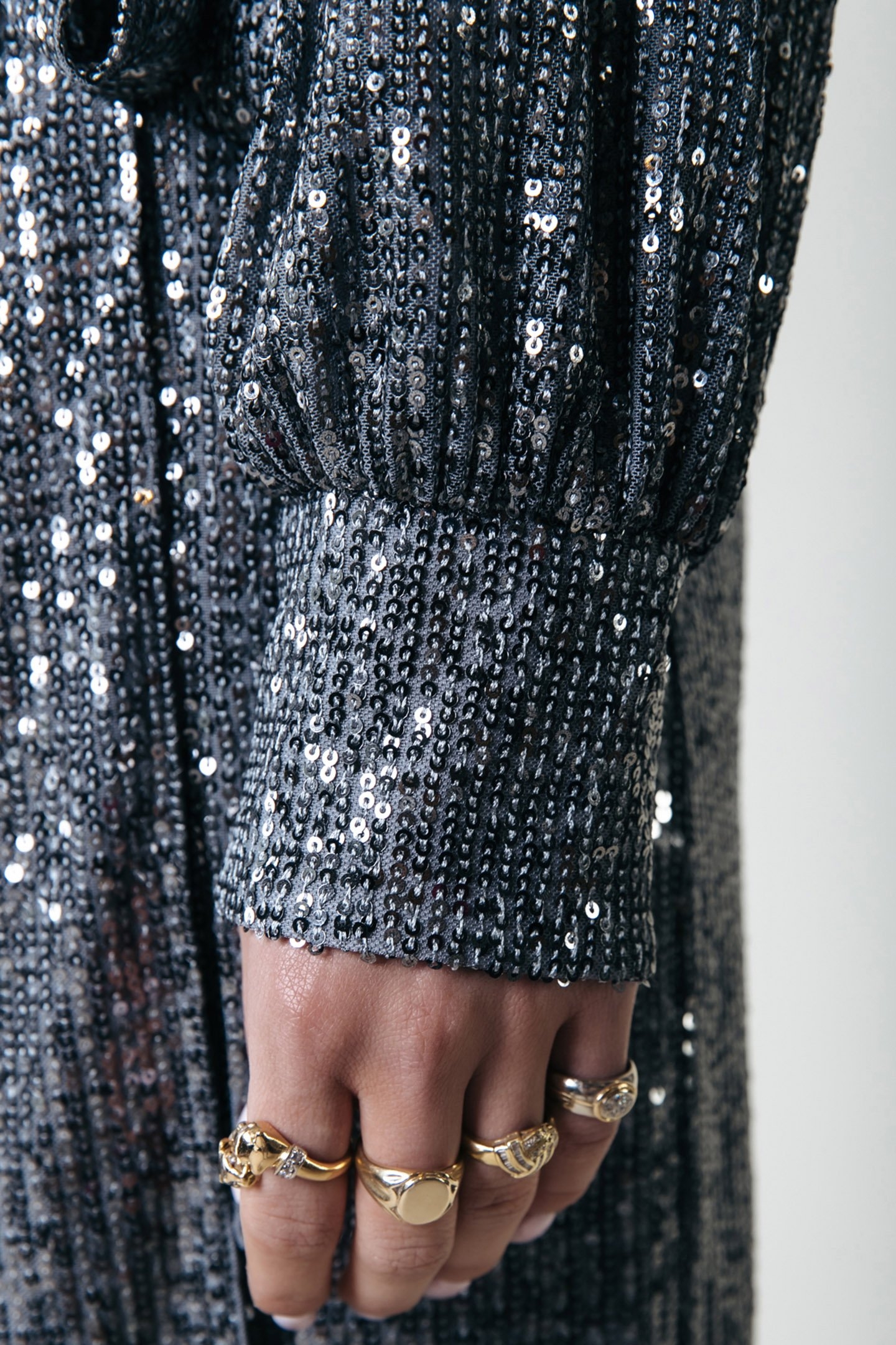 XITA SEQUINS REAL WRAP DRESS LS SILVER GREY 4