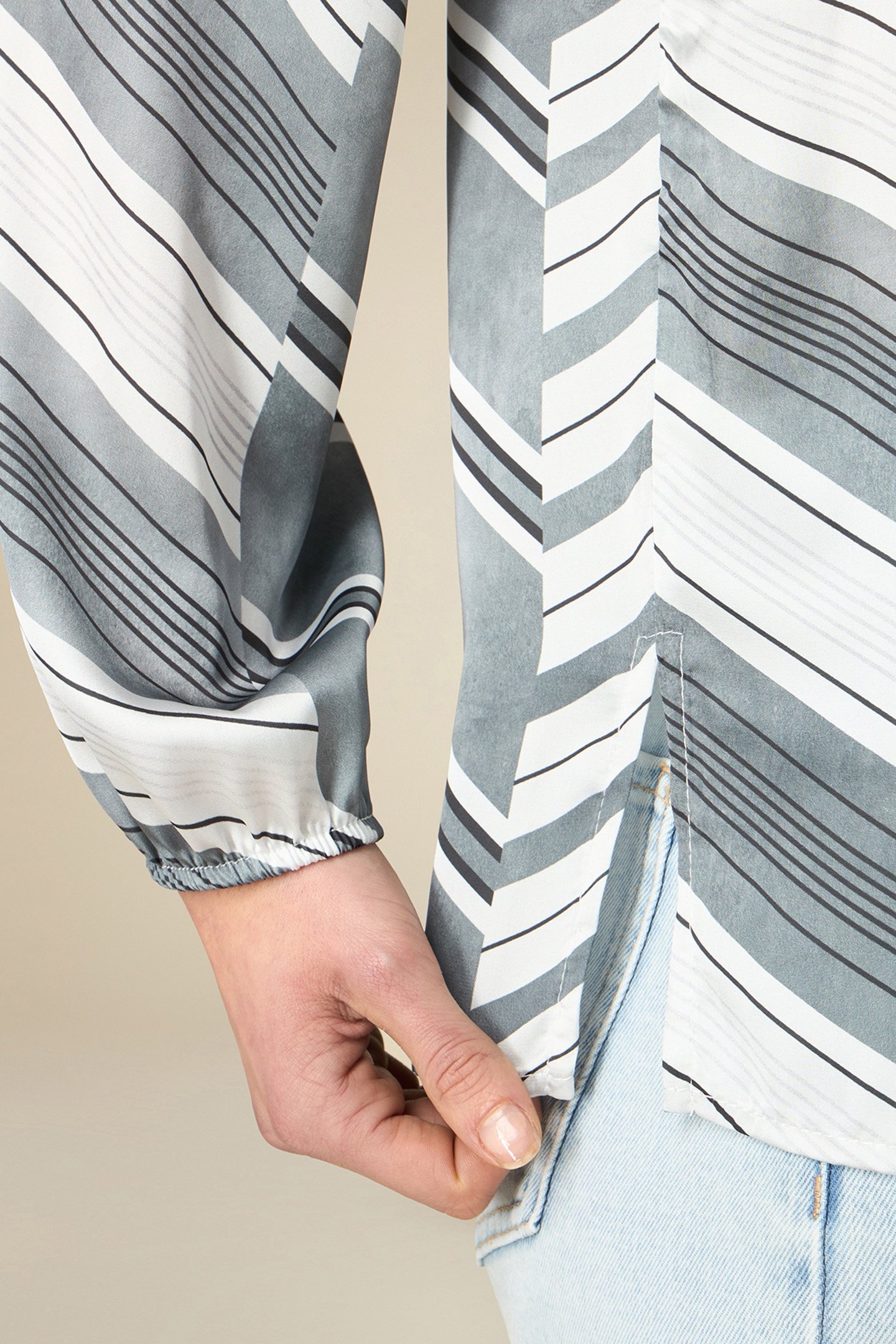 PATTERNED SATIN SHIRT GREY 4