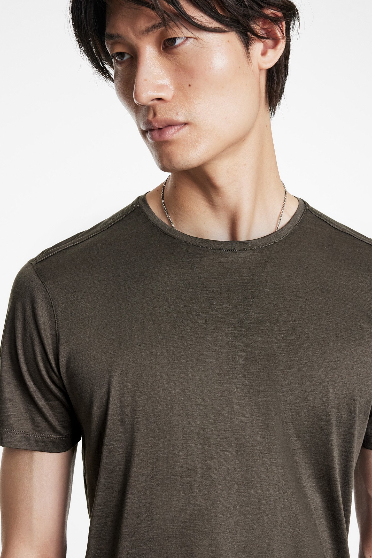 AMATO REGULAR FIT SS CREW DARK BROWN 3