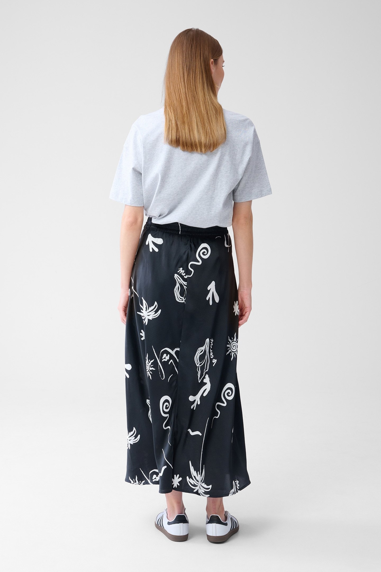 LA-SBSATIN SKIRT BLACK/WHITE 2