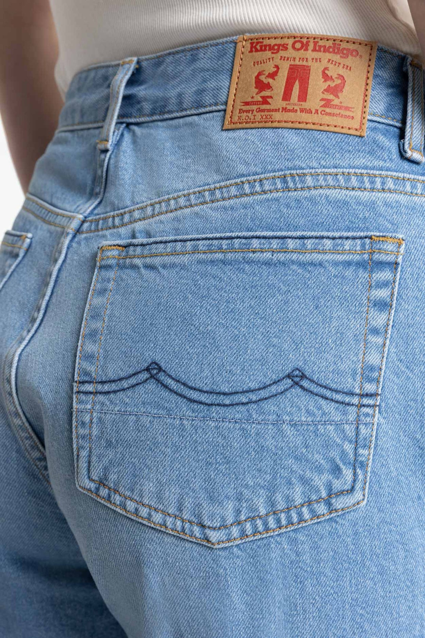 CAROLINE CROPPED SANIBEL LIGHT 4