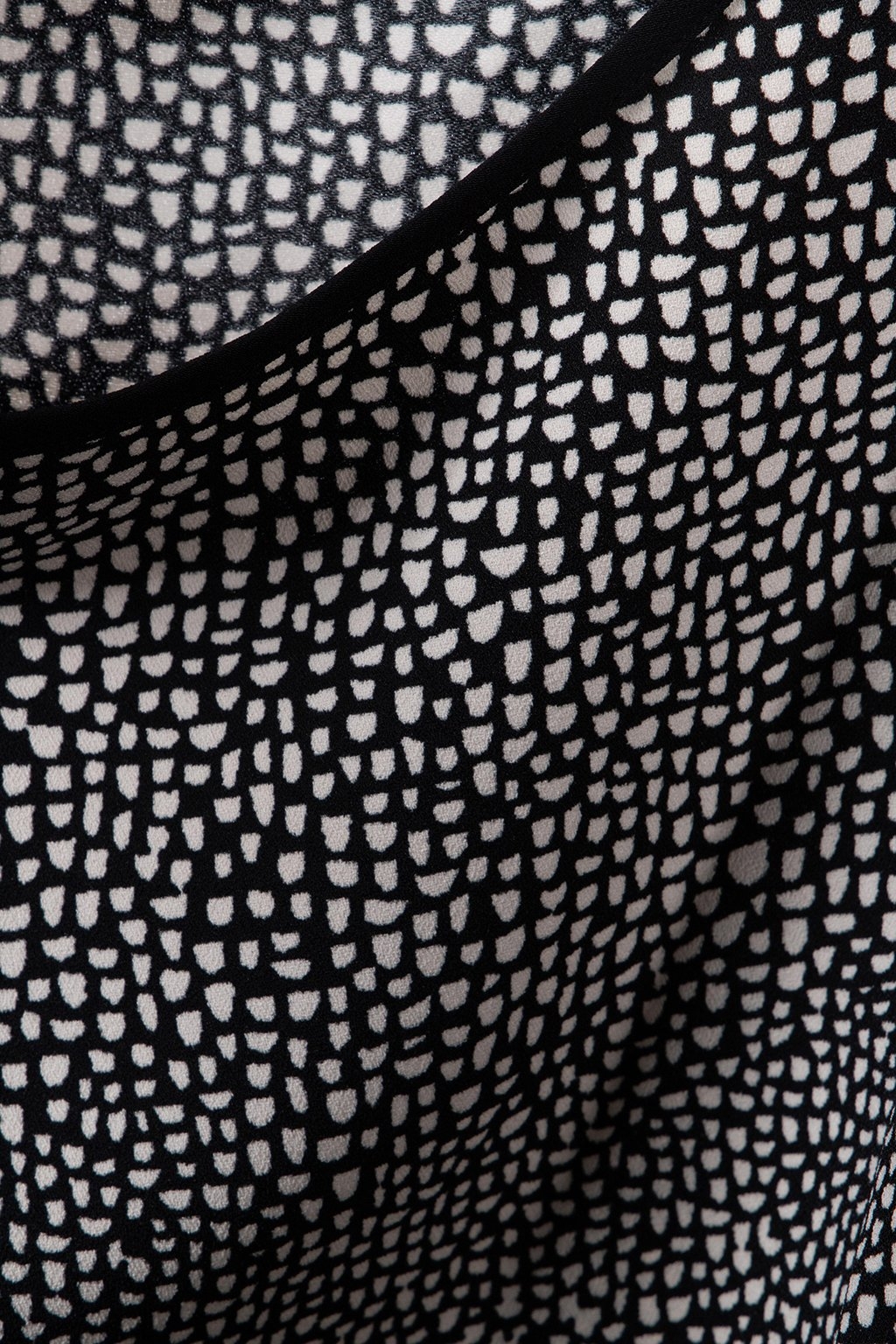 DRESS FLUID STRAIGHT LS BLACK/WHITE 4