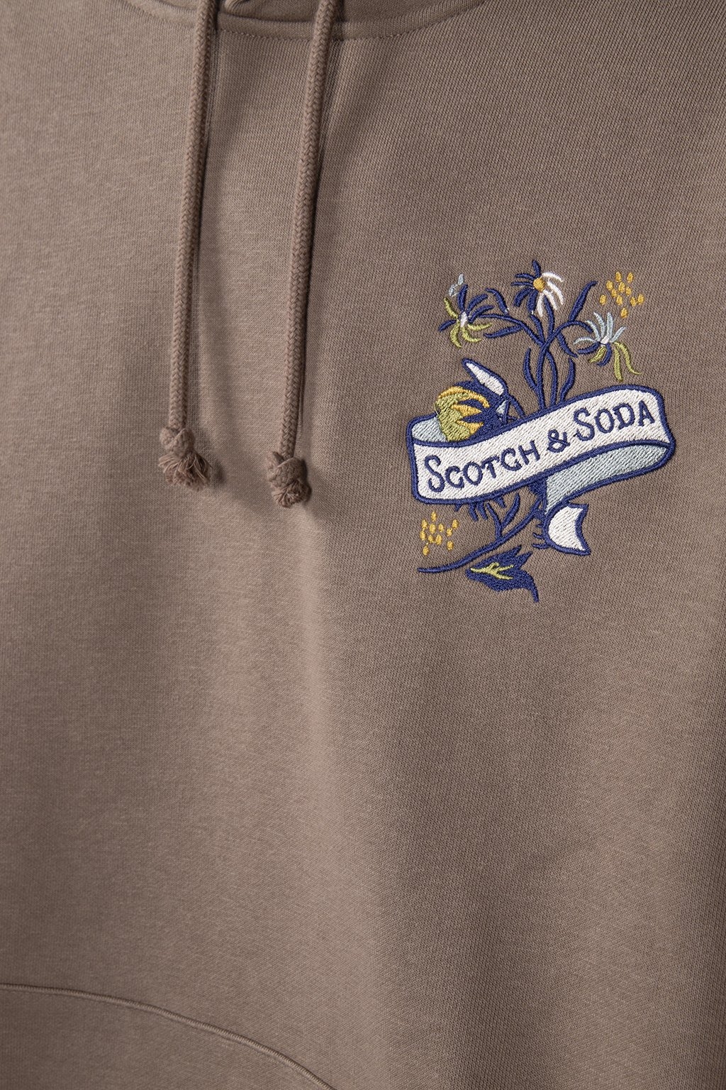 RELAXED FIT FLEECE GRAPHIC HOODIE CAPPUCHINO 4