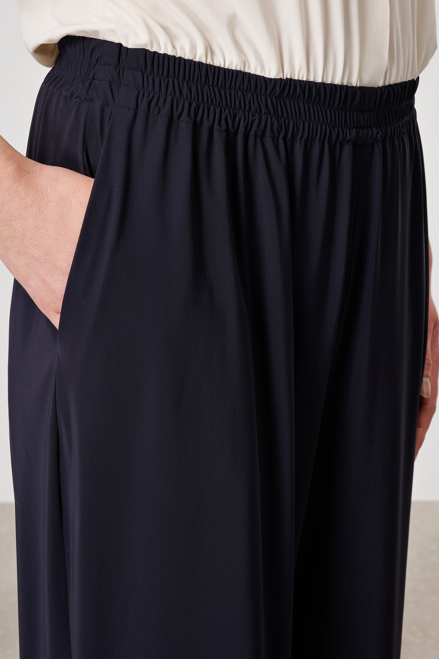 FLORA JUMPSUIT EGGSHELL 5