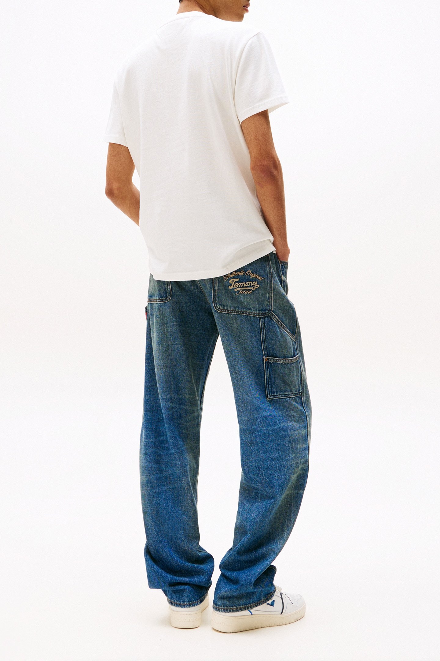 TJM REG BADGE PLAY STRAIGHT FIT T-SHIRT ECRU 3