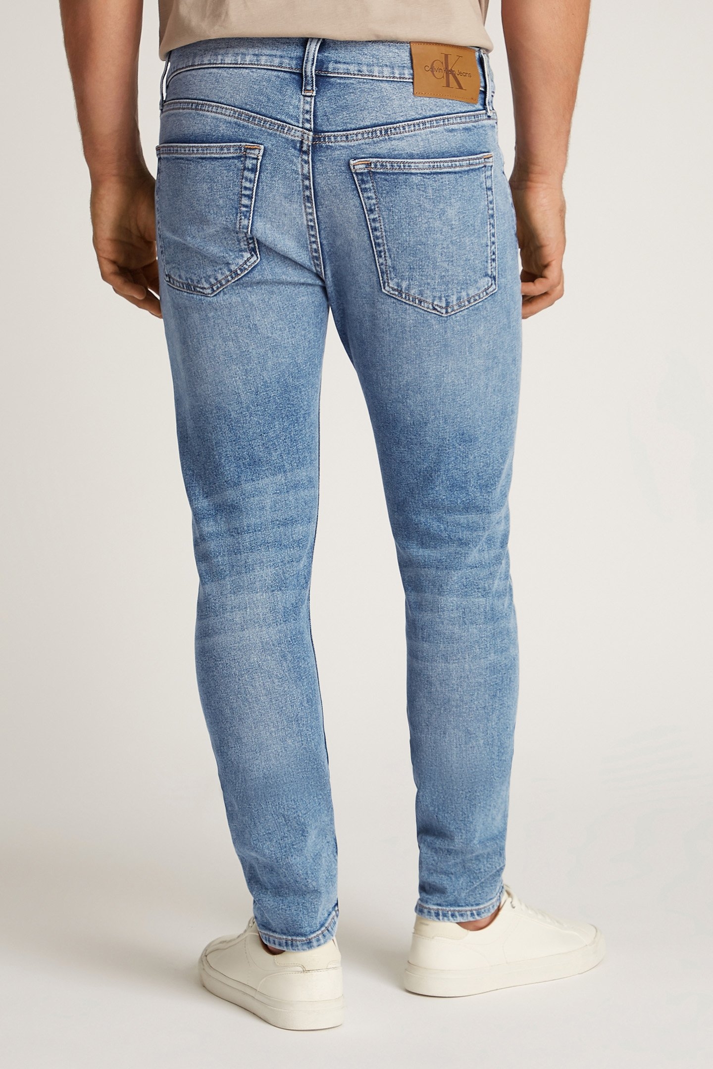 SLIM TAPER JEANS DENIM LIGHT 2