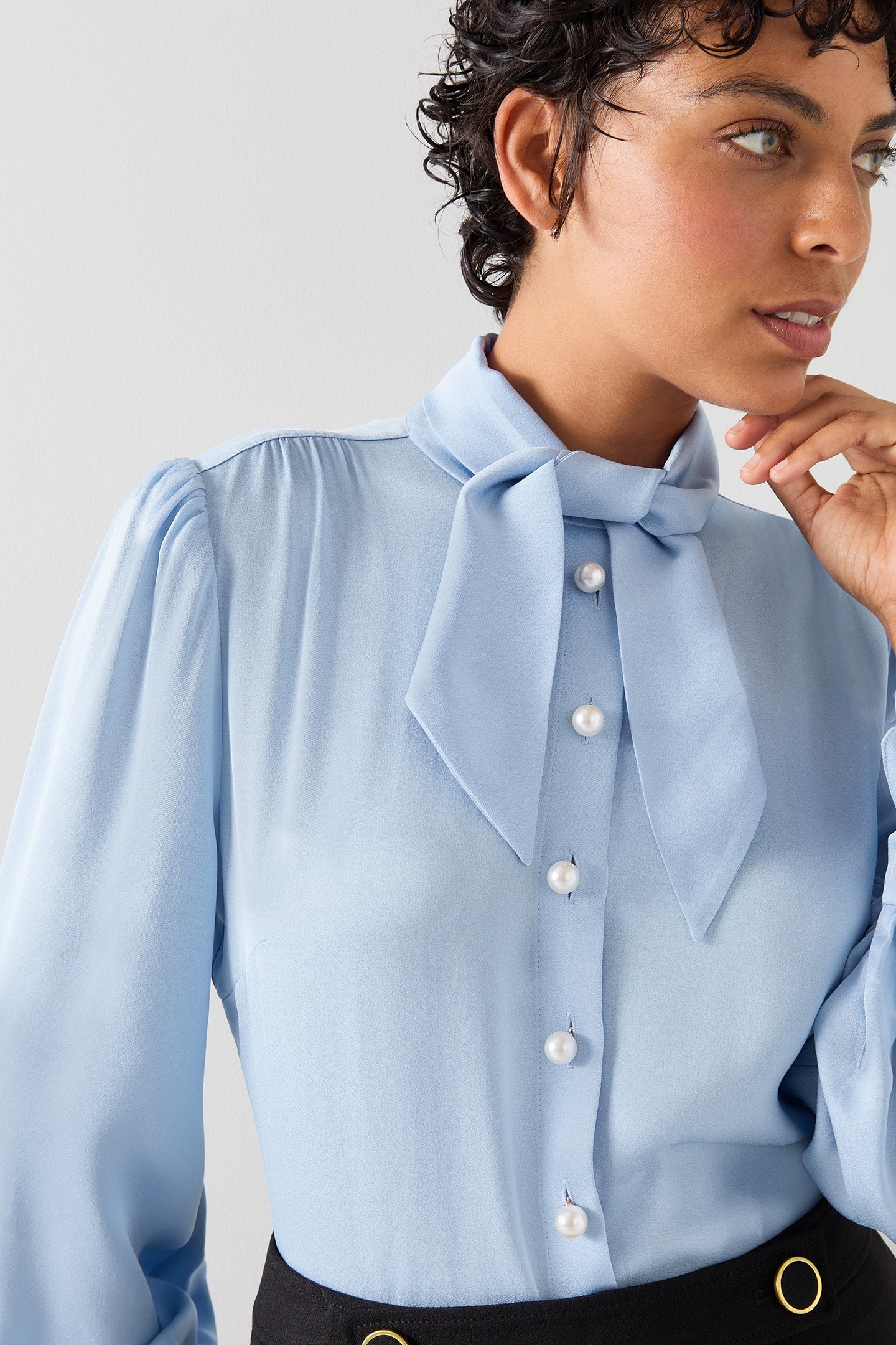 TW HALL - TIE NECK BLOUSE LIGHT BLUE 4