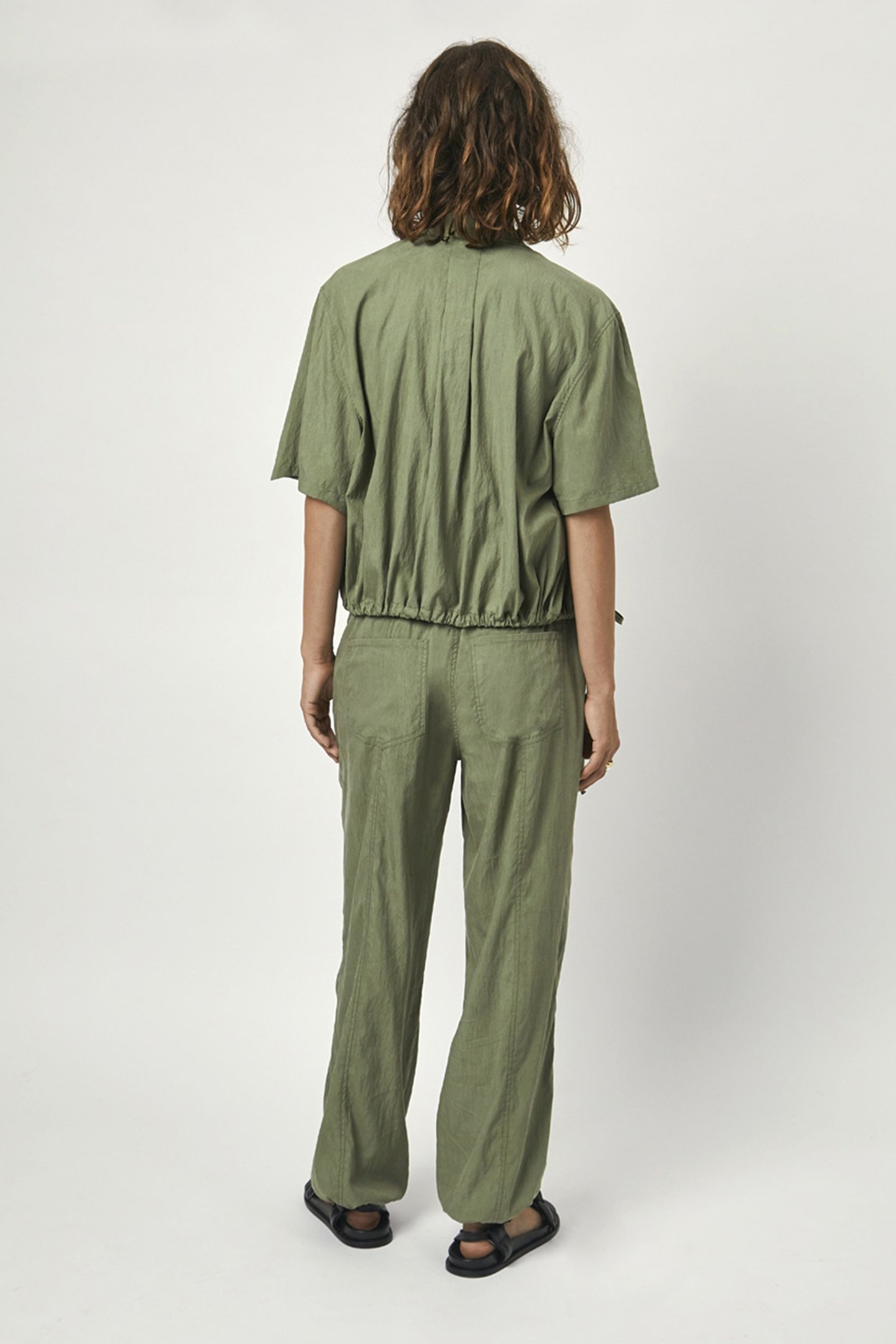 MIKOY CROP PARACHUTE SHIRT THYME GREEN 2