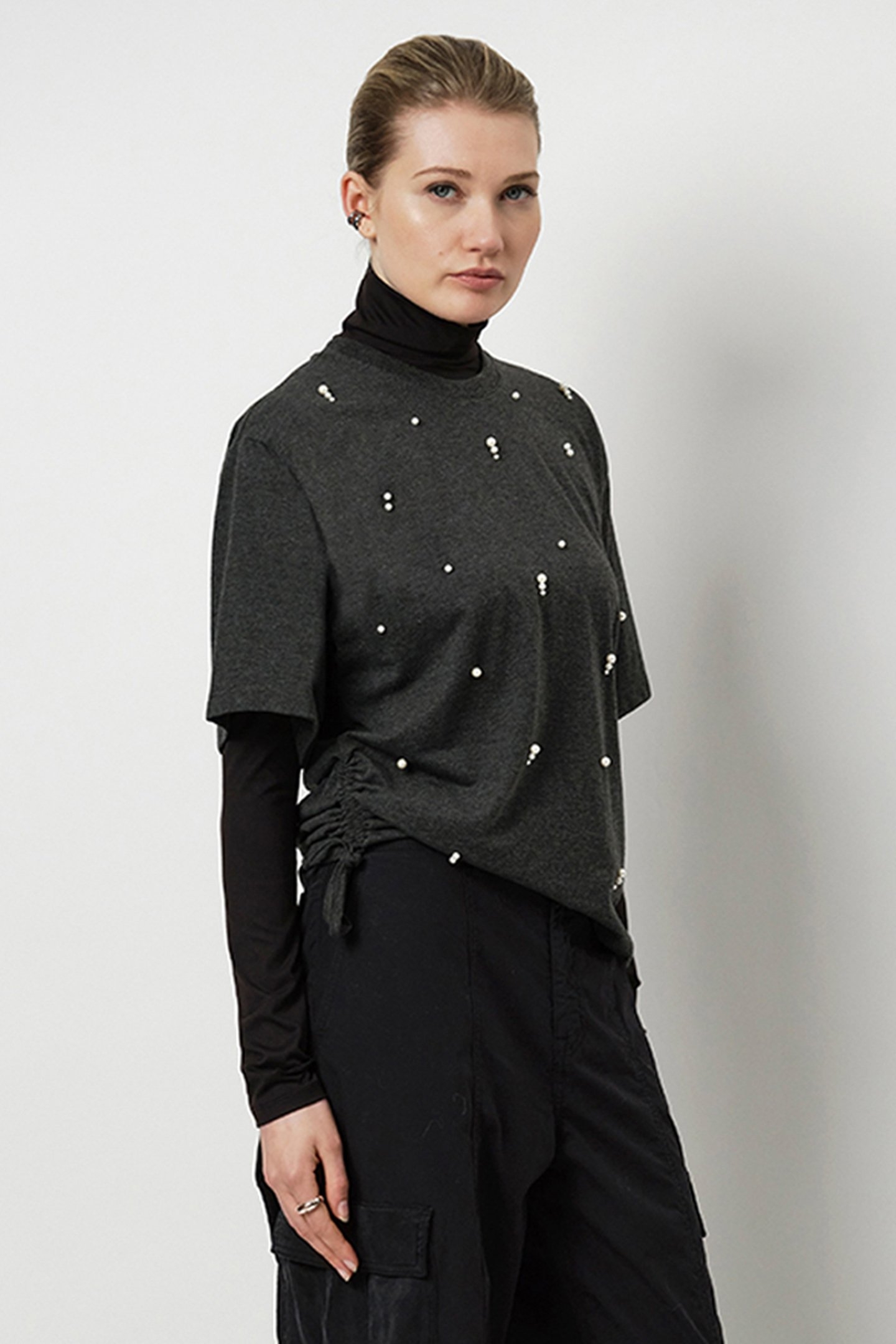 LUXOR PEARL EMBELLISHED TEE DARK HEATHER GREY 1