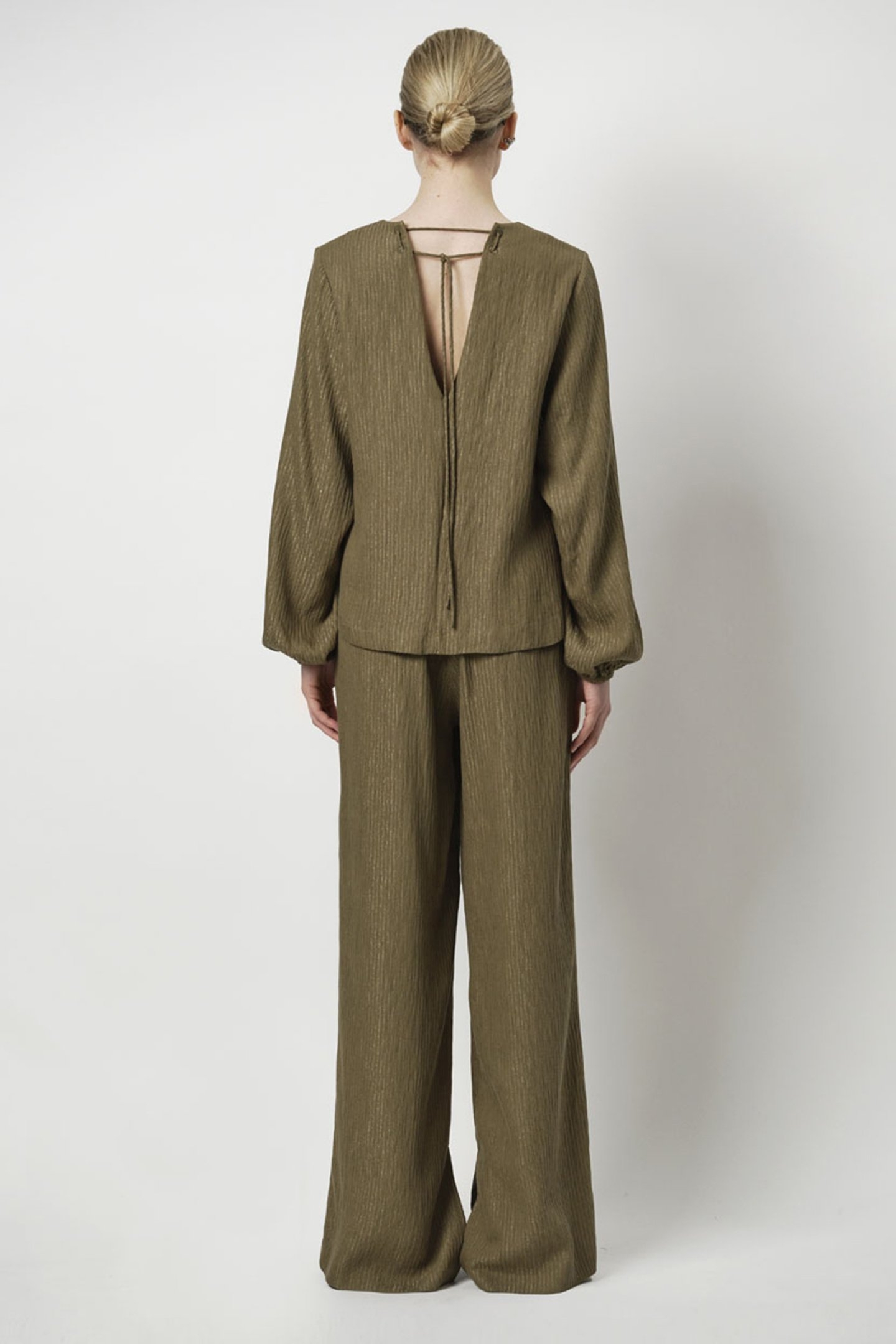 STARDOM V-NECK TOP OLIVE BALSAMIC 2