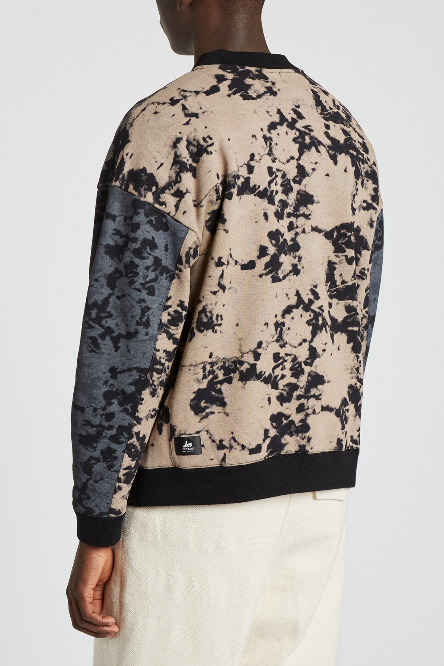 MENS CREW NK SWEATSHIRT BLACK 2