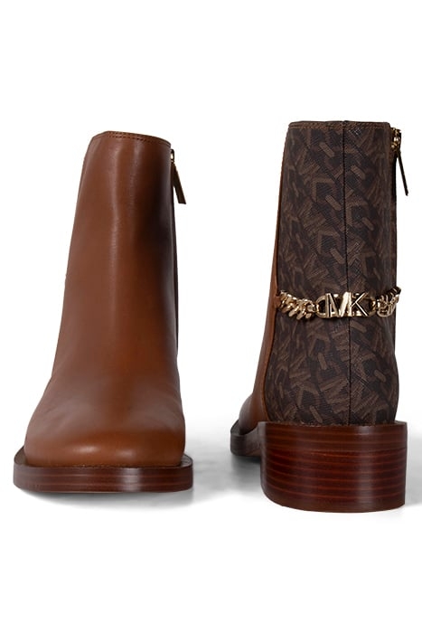 CARLISLE FLAT BOOT IN BROWN LEATHER 2