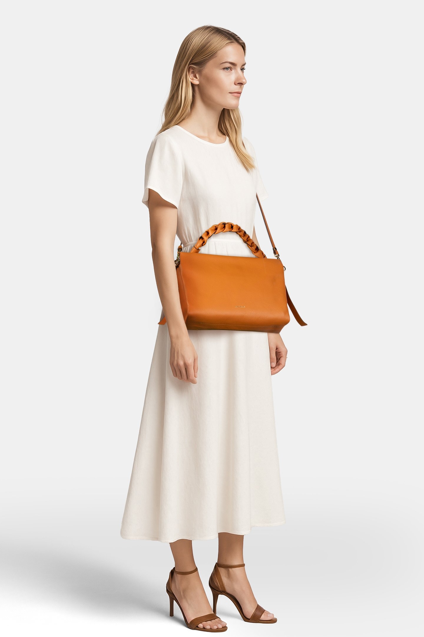 HANDBAG IN LEATHER 2