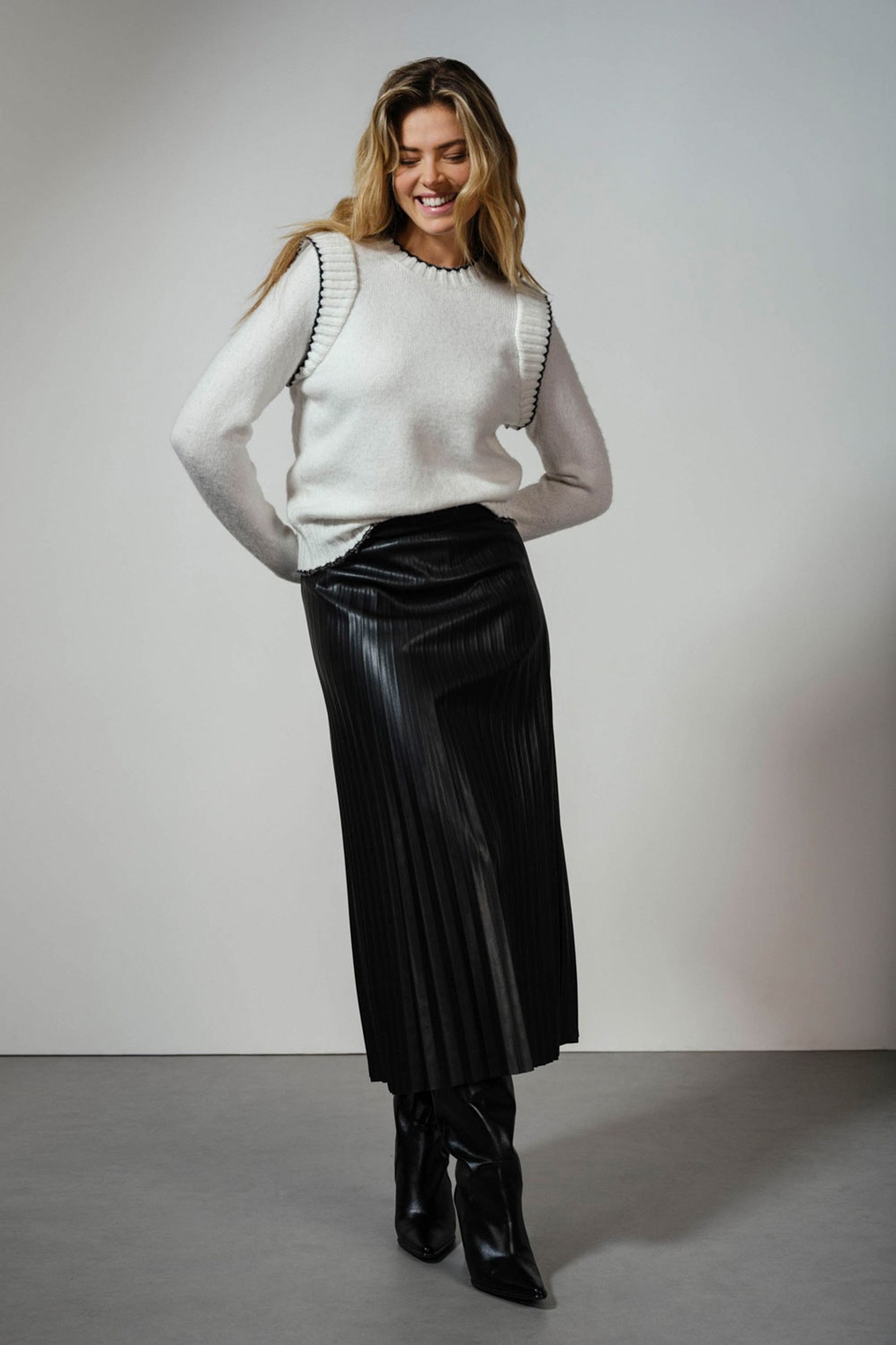 SKIRT PLEATED PU KIT 1