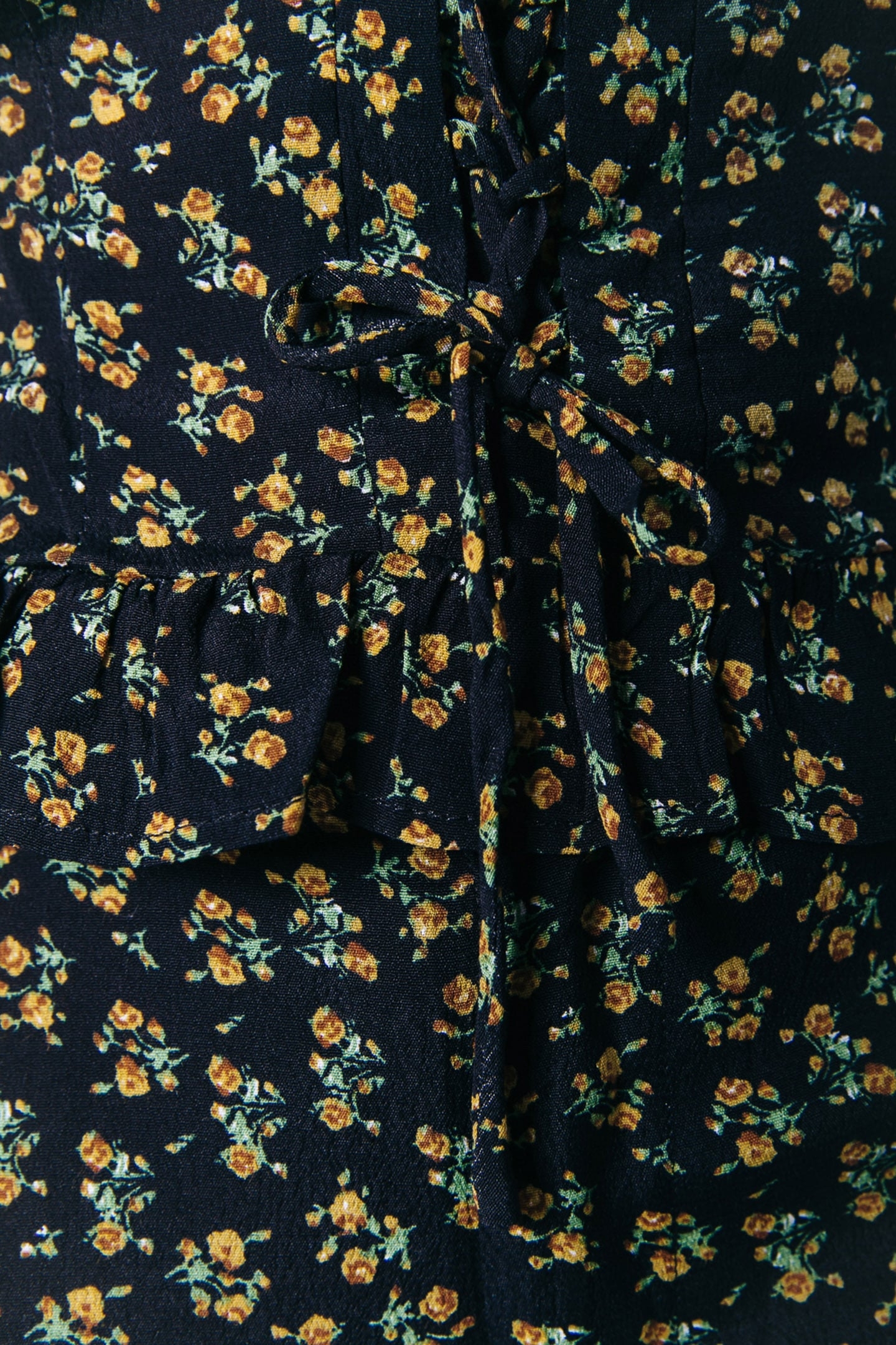 AGGY SMALL FLOWER LACE-UP TOP YELLOW 6