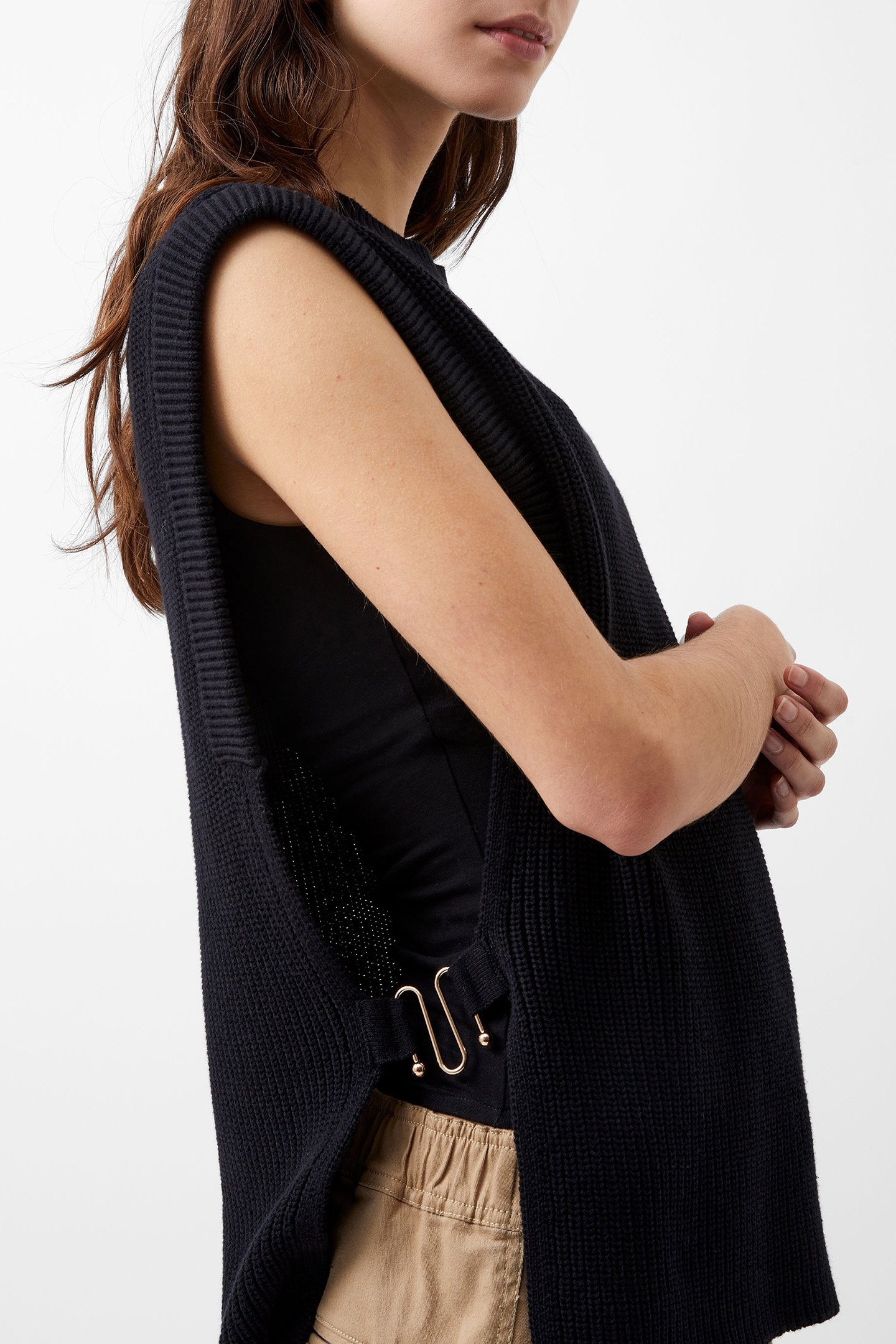 LOTTIE HARDWARE TABARD BLACKOUT 4