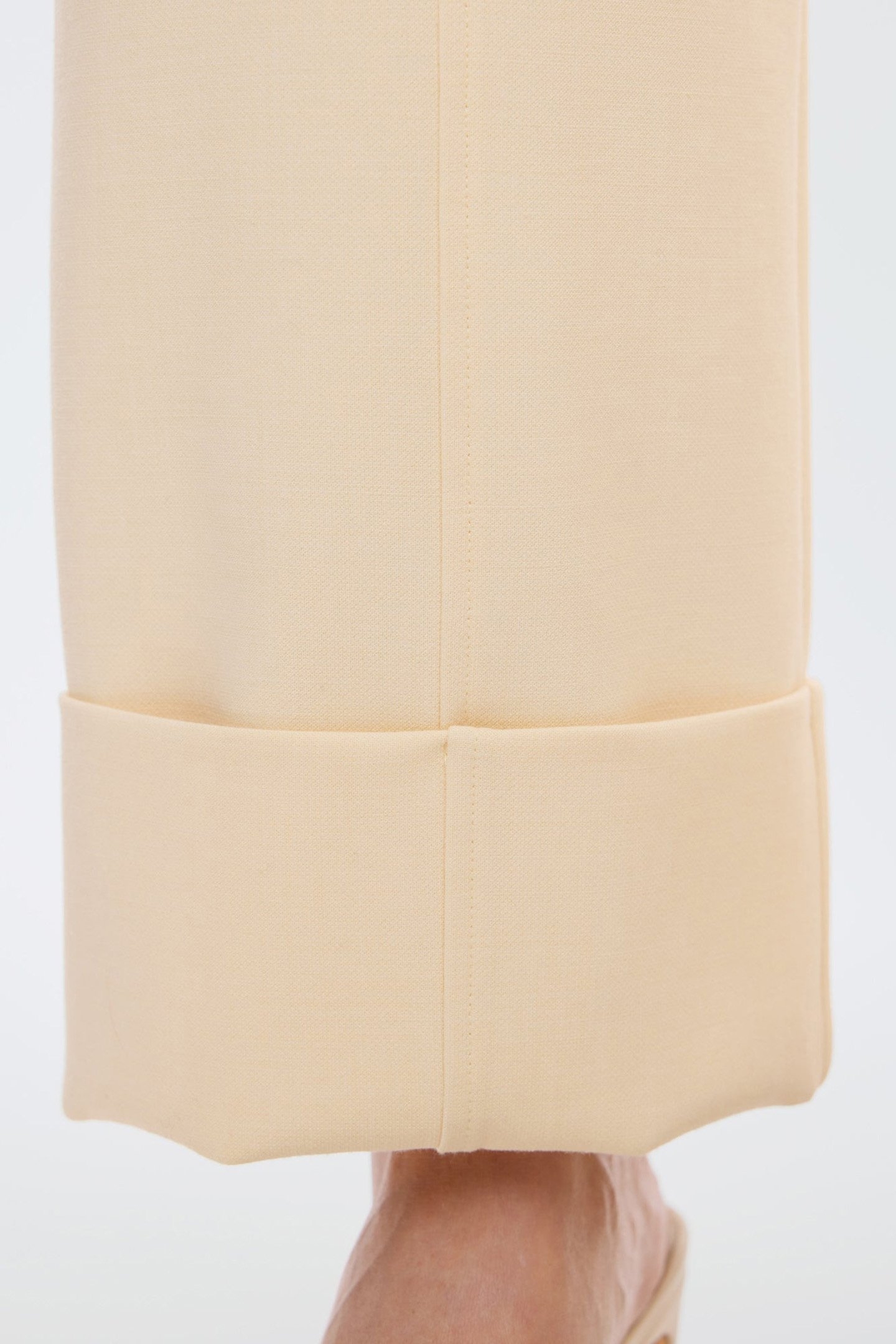 ROUND TAILOR BEIGES 6