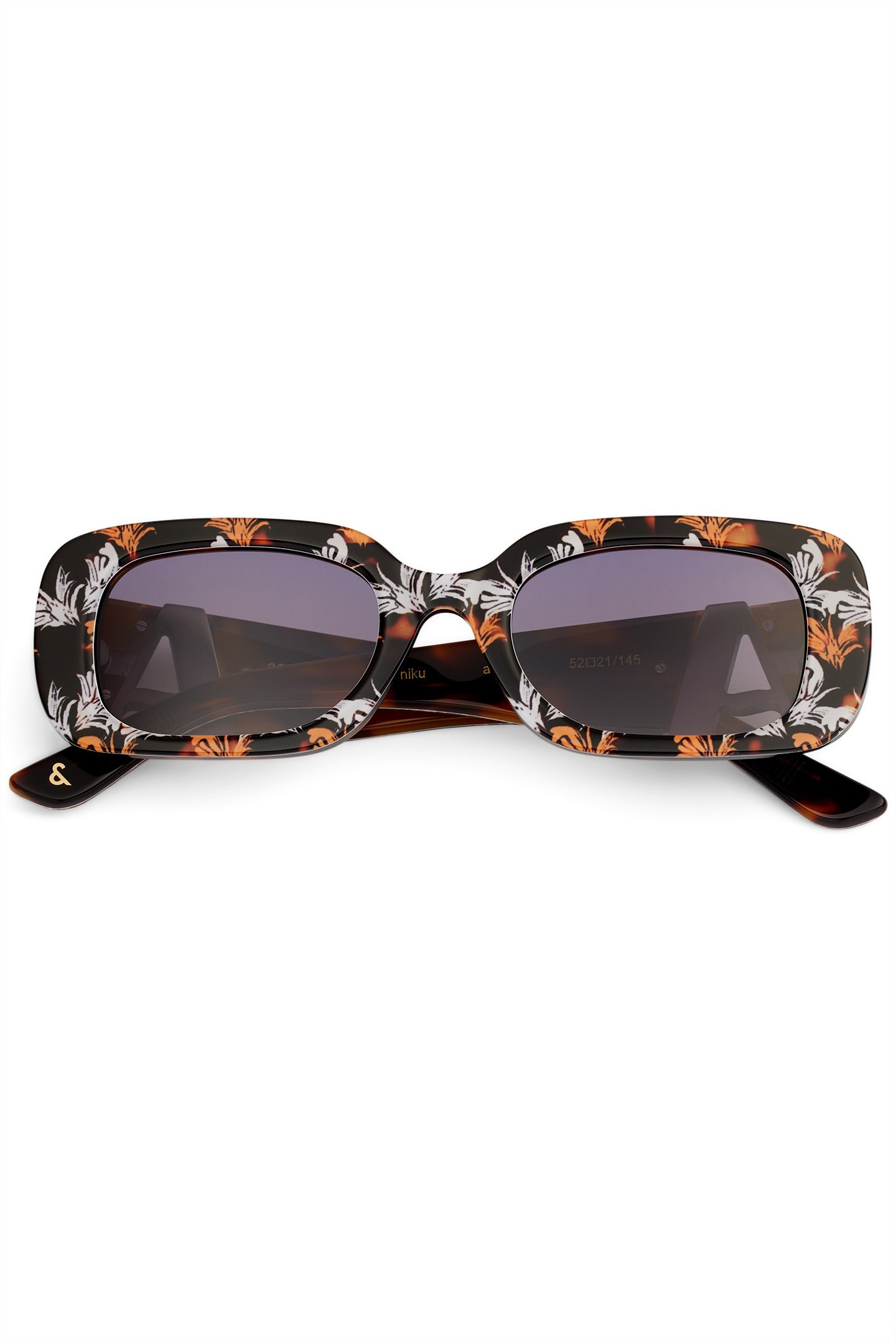 NIKU AHLUWALIA AURAT W CLOTH CASE 3