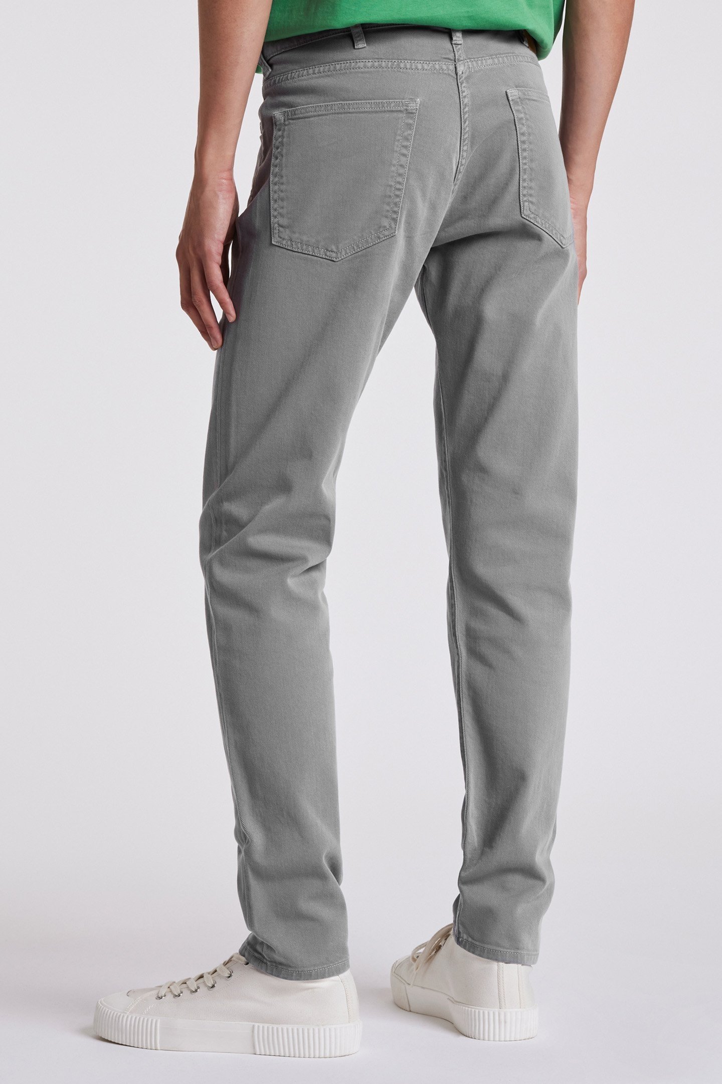 TAPERED FIT JEAN GREY 2